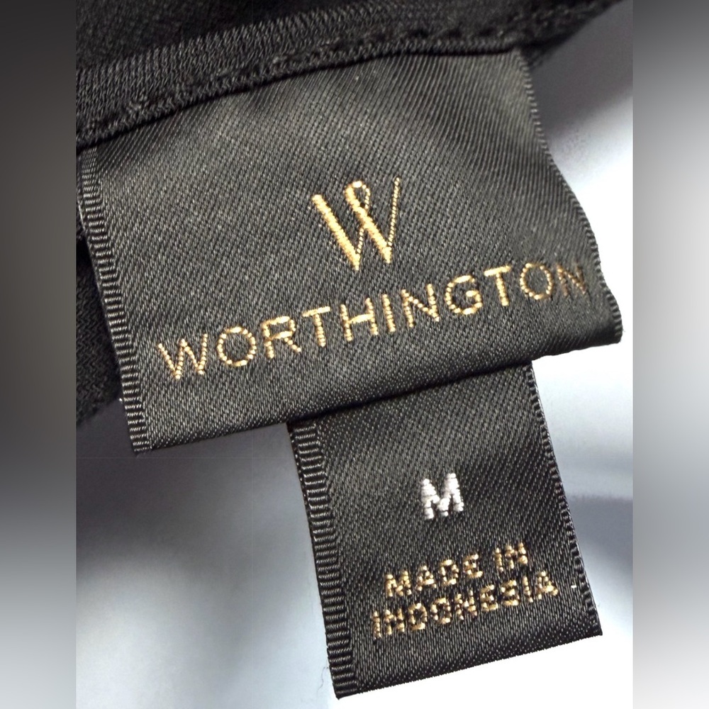 Worthington Black Short Sleeve Top w/ Red Damask Panel and Half Zip Back - SZ M - Picture 4 of 4